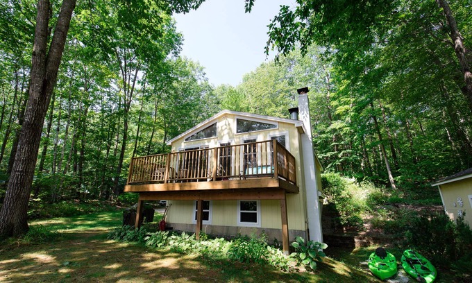 Poland Cabaña | Cabaña privada frente al mar en Cove con muelle flotante