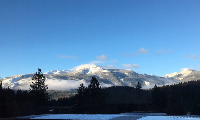 Mount Shasta Casa | monte Cabaña Shasta / Montaña Black Butte