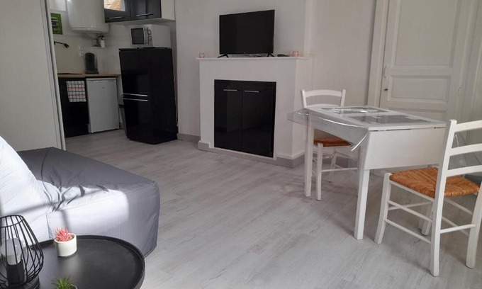 Courseulles-sur-Mer Apartamento | Promo Studio Wi-Fi à Courseulles-sur-Mer au 1er étage
