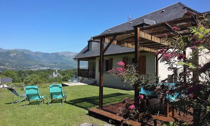Beaucens Casa | Propiedad en el corazón del pueblo con impresionantes vistas del valle del Argelès.