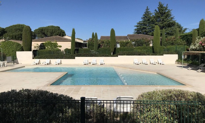 St.-Remy-de-Provence Casa | Provencal mazet at the foot of the alpilles, air-conditioned, in a little corner of paradise