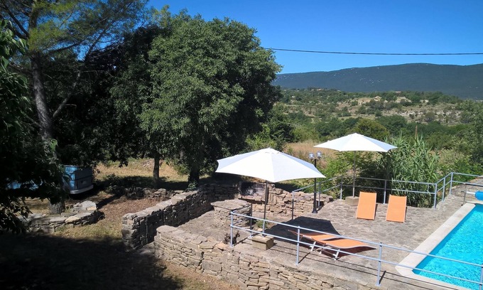 Pompignan Casa | casa de campo provenzal con piscina en un área de 4 hectáreas en el centro de la garriga