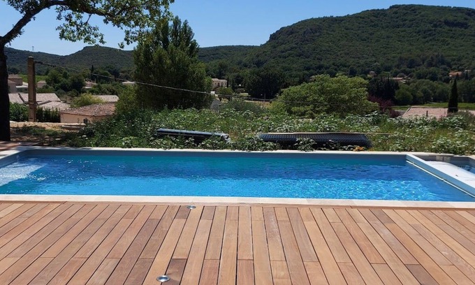 Gaujac Villa | Provence/ Avignon/ Uzès villa with view, air-conditioned, private and secure swimming pool