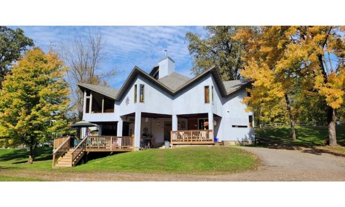 Neillsville Cabina | Provision Lodge