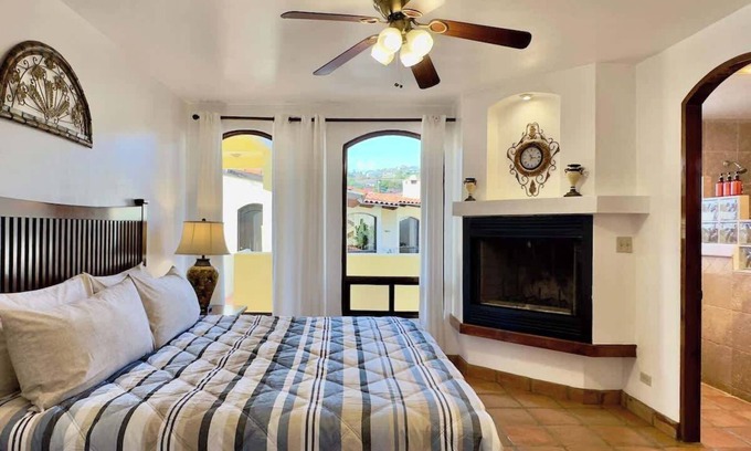 Playas de Rosarito Apartamento | Puerto Nuevo Surf Villa Flores 2BR with pool
