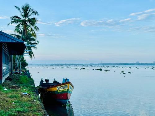 Kochi Otro | Punarjani Kadamakuddy