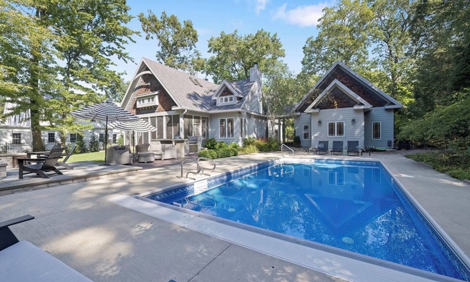 Michiana Casa | Putters Pool House - Grand Beach home with pool