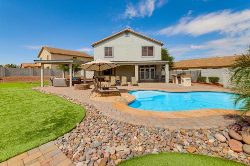 Estrella Mountain Ranch Casa | Putting Green, Pool Table! West Valley Family Home