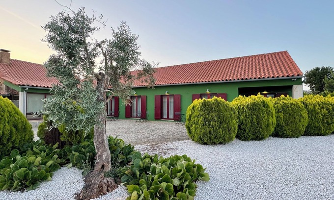 Seia Hotel | Quadruple Room | Raízes da Vinha - Serra da Estrela Family Nature Retreat