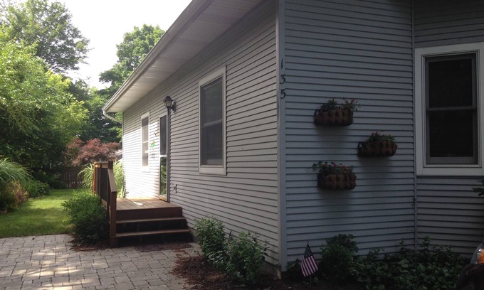 Saugatuck Casa | Pintoresco, Cottage asequible! Corta distancia al centro de Saugatuck