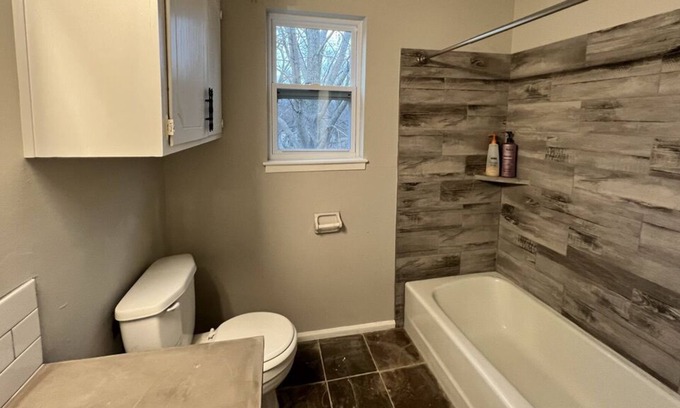 Shawnee Casa | Quaint and Quiet in Downtown Shawnee