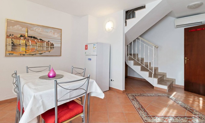 Krmed Casa | Pintoresco apartamento en Rovinj con terraza