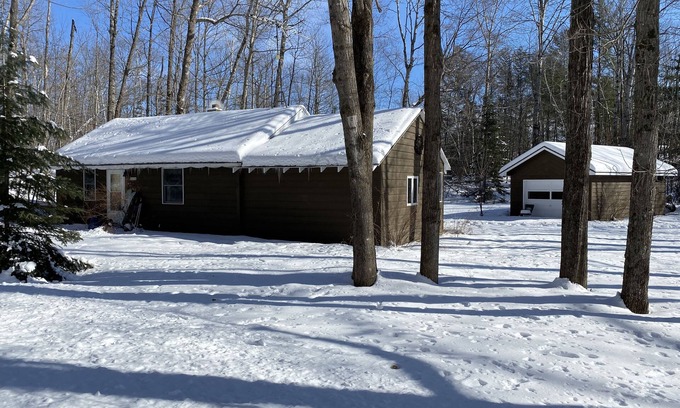 Mountain Casa | Quaint Cabin In The Northern WI Woods