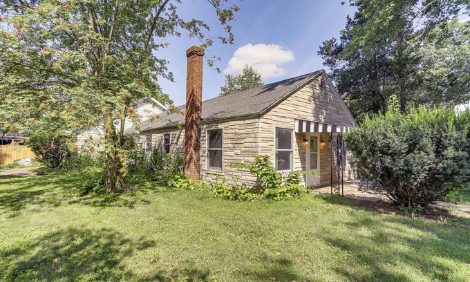 Hudson Lake Casa | Quaint New Carlisle Escape w/ Lake Access!