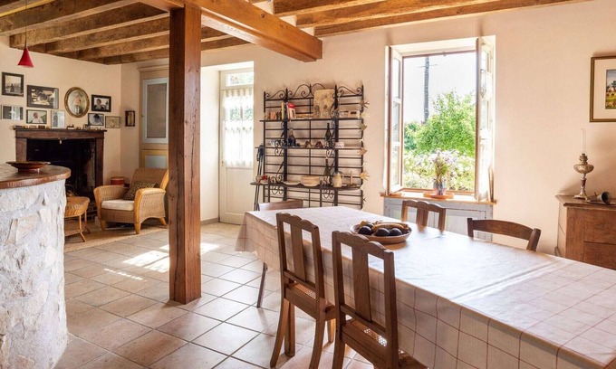 Morogues Casa | Bonita casa de vacaciones con jardín en Morogues