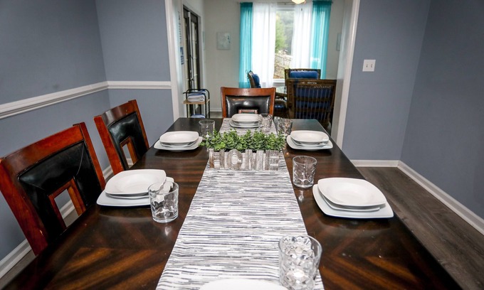 Columbia Casa | Quaint home w/ Private Pool Near Lake Murray – Ideal for Families and Friends