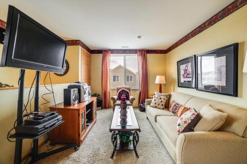 Park Forest Apartamento | Quaint Park Forest Apartment - Near Golf Courses!