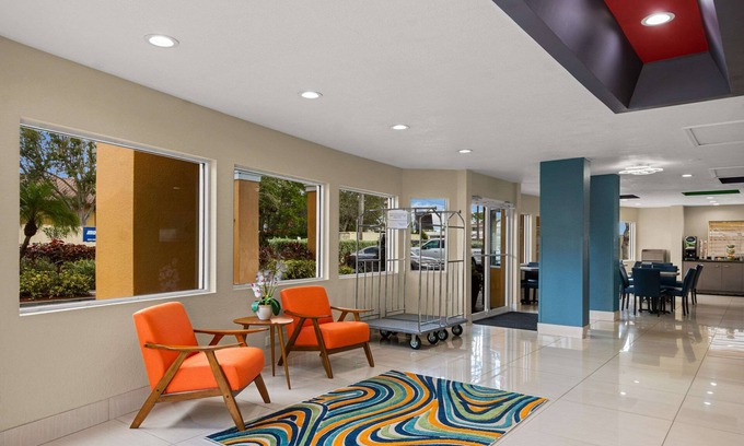 Sarasota Hotel | Quality Inn - Near Serenoa Golf Club