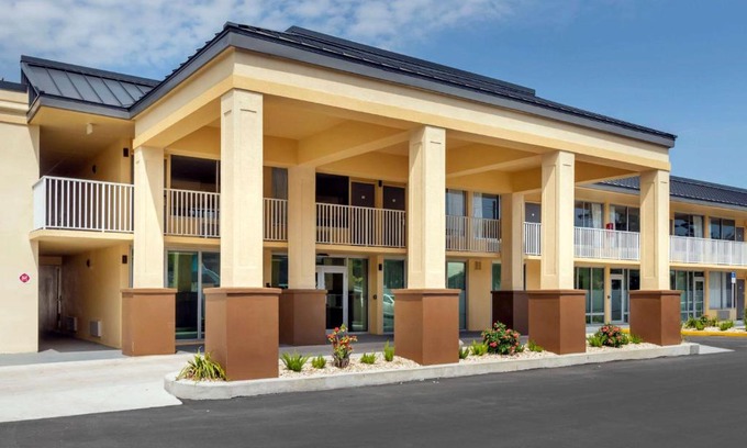 St. Petersburg - Clearwater Hotel | Quality Inn Saint Petersburg North-Tampa Bay