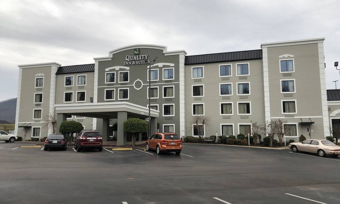 Lookout Valley Neighborhood Association Hotel | Quality Inn & Suites