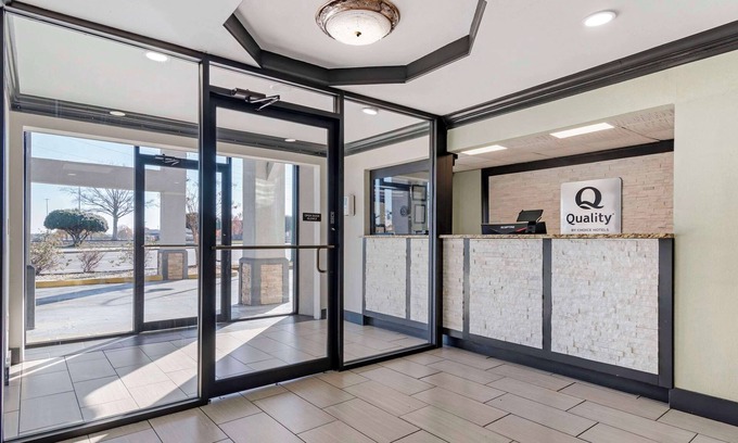 Morrow Hotel | Quality Inn & Suites Morrow Atlanta South