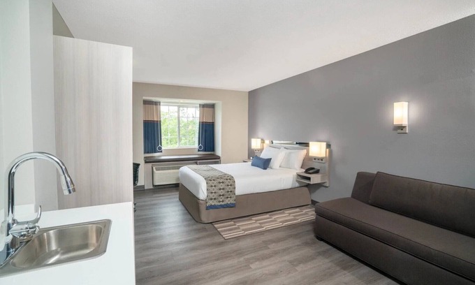 Bellevue Hotel | Quality Inn & Suites Nashville - Bellevue