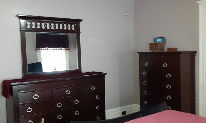 Downtown Toledo Casa | Queen Bed in Historic Victorian Bed and Breakfast