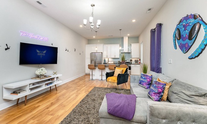 Third Ward Casa | Queen City Special: 10% Off 3+ nights!