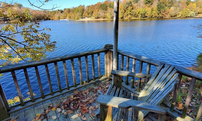 Penrod Casa | Queen of Lake Malone