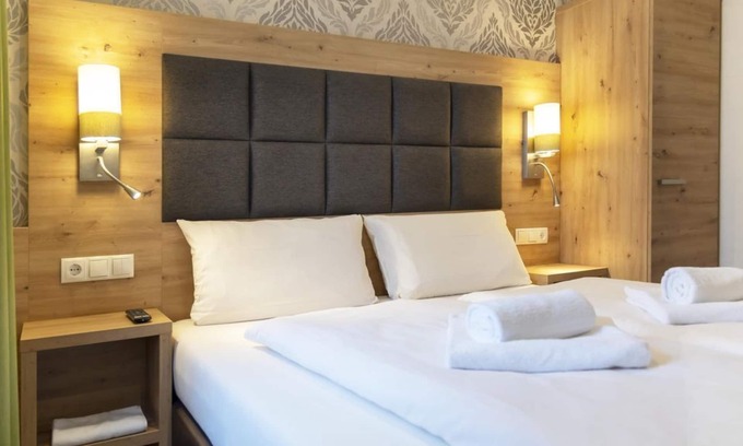 Rhens Casa | Queen-size double room HH-non-refundable rate - AKZENT Hotel Roter Ochse