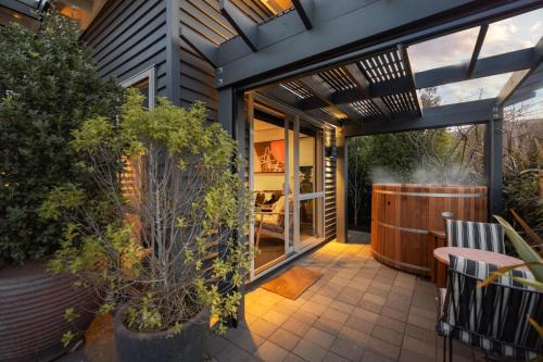 Kelvin Heights Casa | Queenstown Hot Tub Apartment