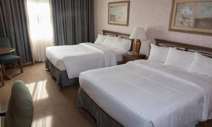 Raisin Hotel | Quick Access to Fresno Airport – Comfortable Stay with Shuttle & Parking