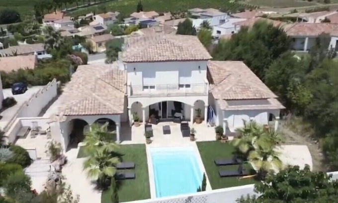 Castelnau-de-Guers Villa | VILLA DE PEZENAS EN PAZ CERCA DE PLAYAS Y LAGO. CLIM Y SPA