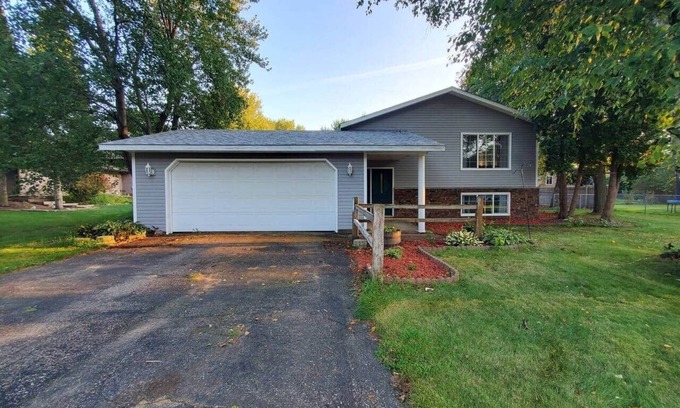Eau Claire Casa | Quiet 3BR/2BA Near Mall, Shopping Centers, & I-94