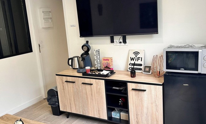 Athis-Mons Apartamento | Quiet accommodation facing the forest 10 min from Orly airport near Paris