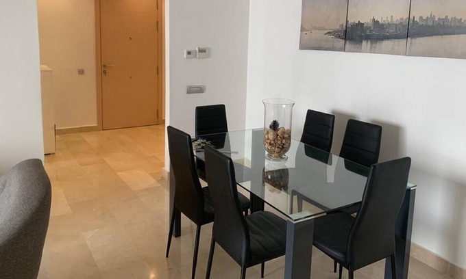 Rabat Apartamento | Apartamento tranquilo y céntrico con piscina y jacuzzi.