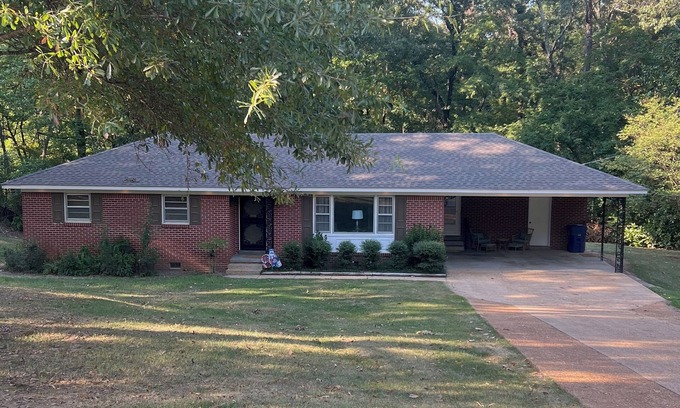 Batesville Casa | Quiet and peaceful retreat in Batesville, MS
