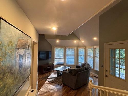Columbus Casa | Quiet and secluded home close to TIEC