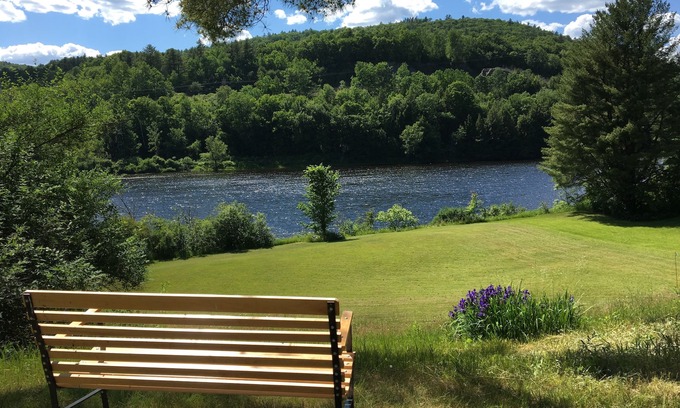 Monroe Casa | Tranquila, hermosa propiedad frente al mar en el río Connecticut con vistas a la montaña !!!