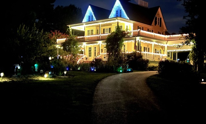 Tuscarora Cama Y Desayuno | Quiet Central, Historic Farmhouse, Bed & Breakfast Suite - Suite 2 (NEW!)