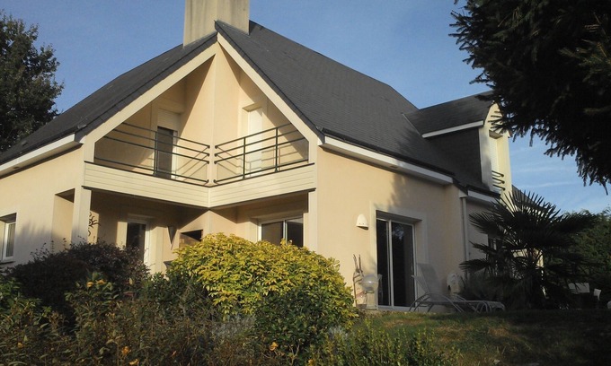 Saint-Saturnin Casa | Quiet, comfortable house 15 km from the 24-hour Le Mans racetrack.