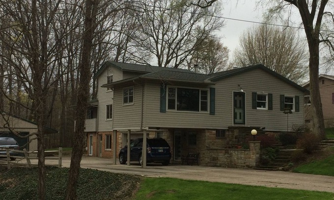 Hinckley Casa | Tranquila, cómoda, casa de campo en Hinckley. 30 minutos a Cleveland y Akron