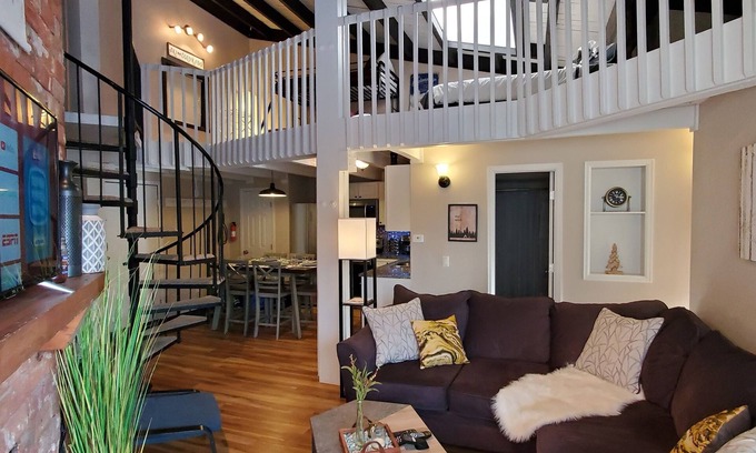 Wildernest Condominio | Quiet condo in the middle of ski country! Pool, hot tub, game room!