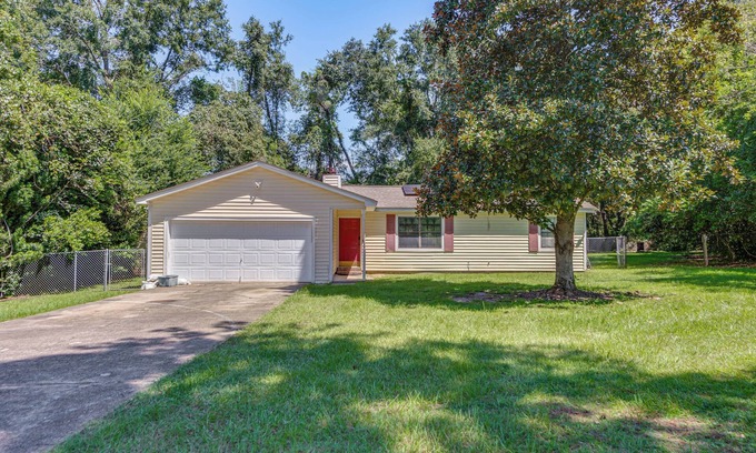 Tallahassee Casa | Quiet & Convenient Tallahassee Home, 4 Mi to Lake!
