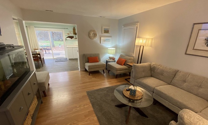 Raleigh Casa | Quiet & cozy 2 bedroom with large yard