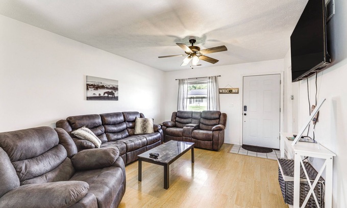 Dry Ridge Casa | Quiet Dry Ridge Home w/ Yard - Near Ark Encounter!