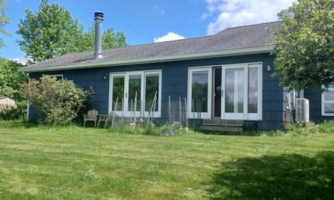 New Paltz Apartamento | Quiet, eco-friendly apt in New Paltz with great view
