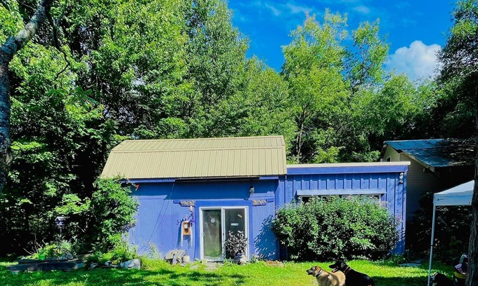 Etna Casa | Quiet Getaway to take a break - before you "break".