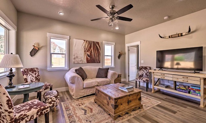 Kanab Casa | Quiet Kanab Home with Panoramic Views and Porch!
