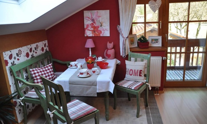 Horn Apartamento | Zona tranquila, balcón, animales bajo petición, cerca de la montaña, hasta 3 personas,